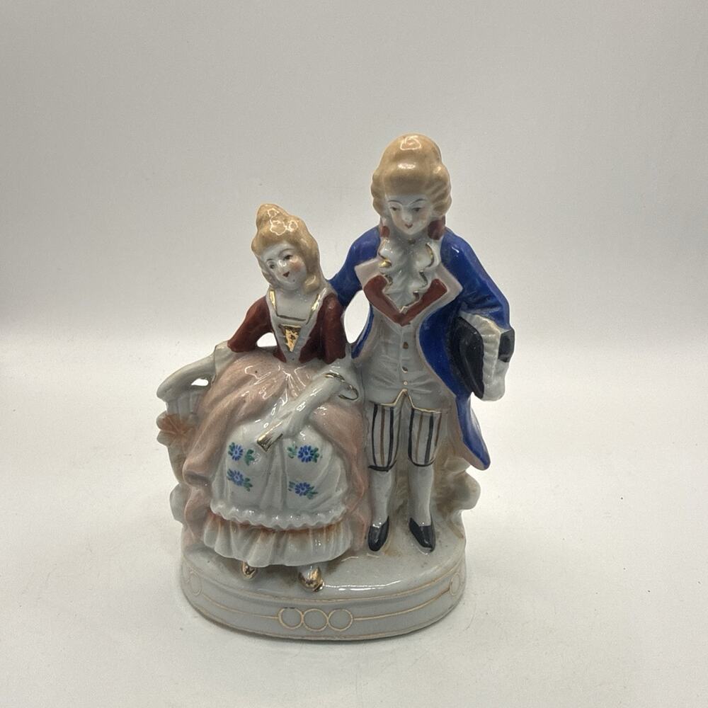 Vintage MCM 4-1/2” Occupied Japan Victorian/Colonial Couple Figurine